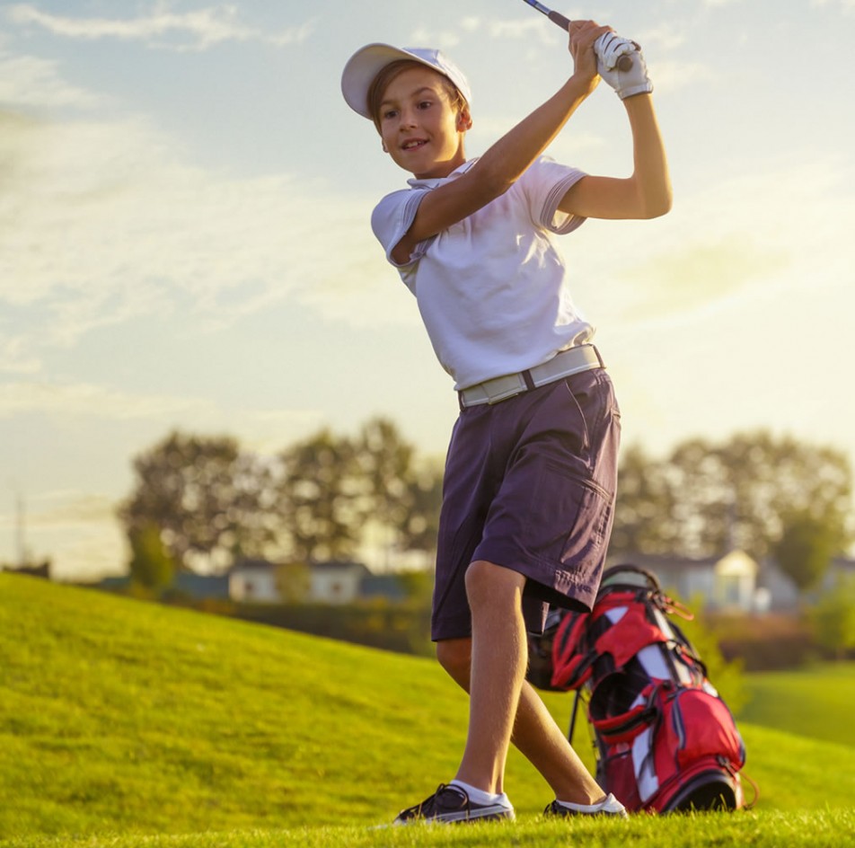 Kind beim Golfen in Radstadt